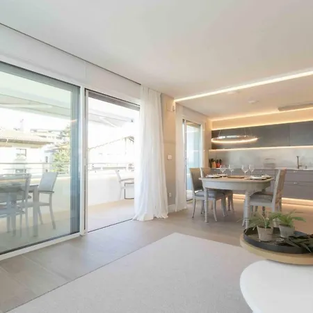 The - Preference Brunet Apartman