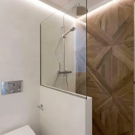 The - Preference Brunet Apartman *