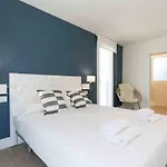 The - Preference Brunet Apartment *