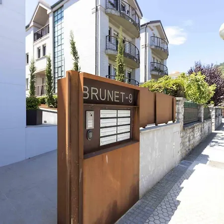 The - Preference Brunet Apartament