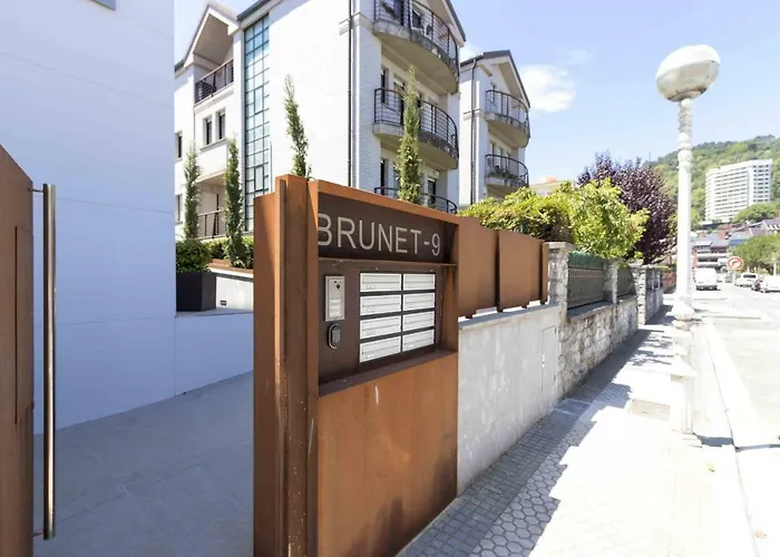 The - Preference Brunet Apartament