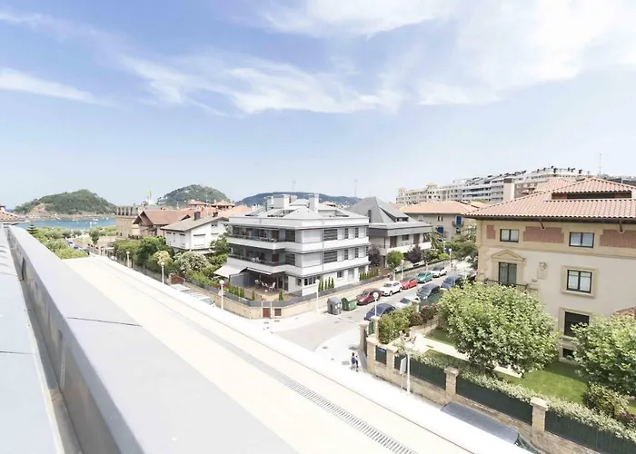 The - Preference Brunet Lejlighed *