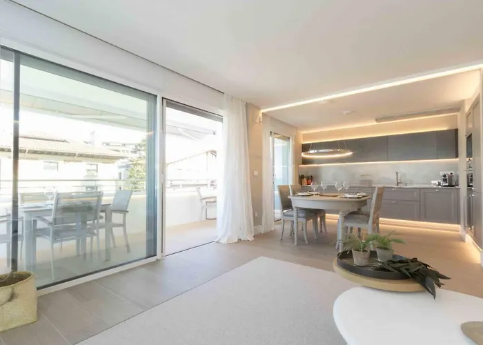 The - Preference Brunet Apartament